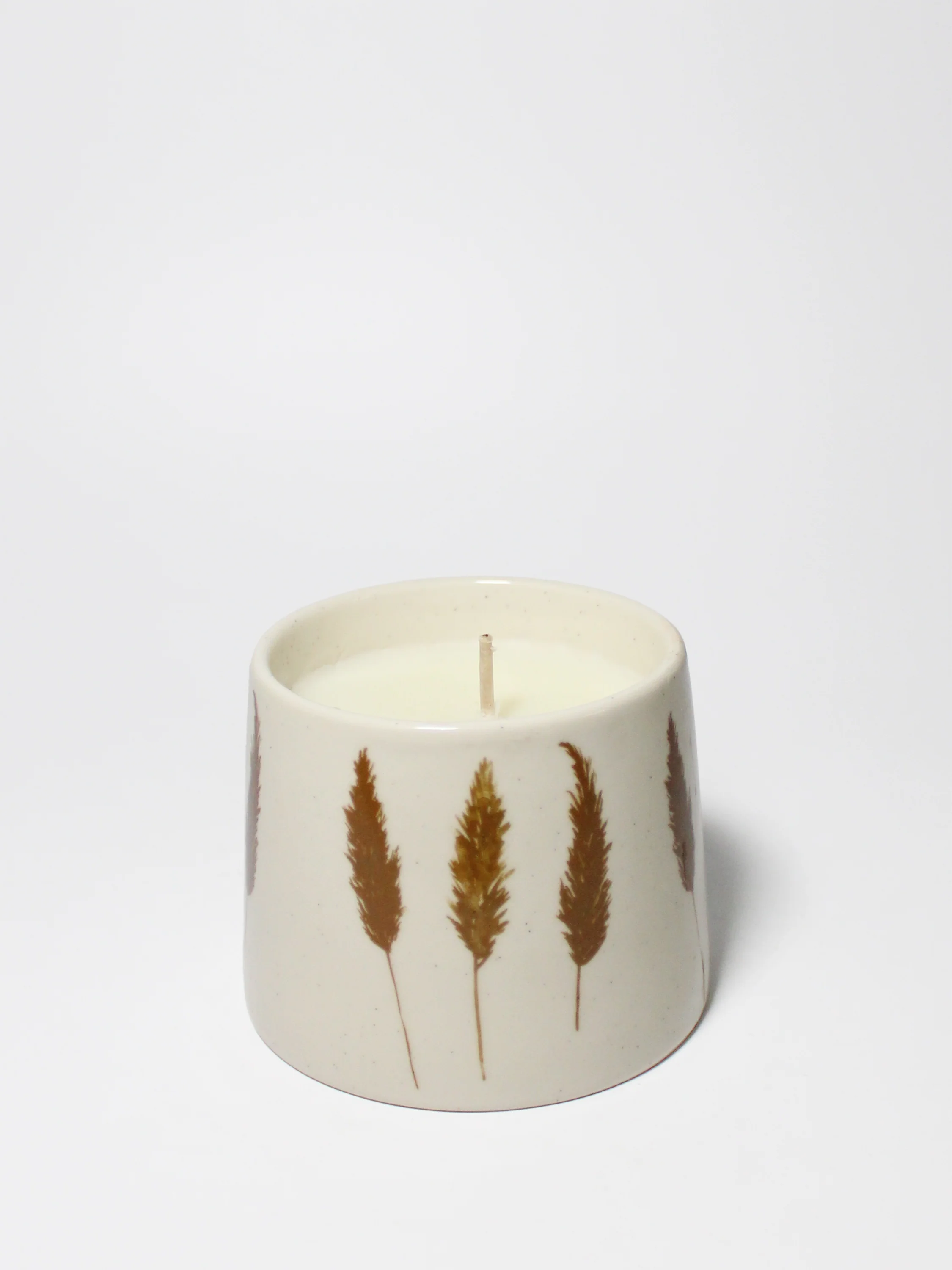 Amber & Fig Natural Home 7 oz scented candle - Image 3